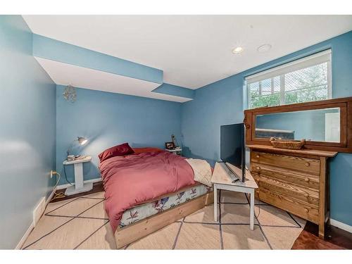 430068 Range Road 252, Rural Ponoka County, AB - Indoor Photo Showing Bedroom