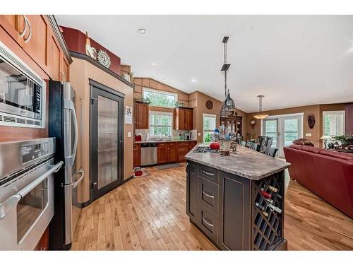 430068 Range Road 252, Rural Ponoka County, AB - Indoor Photo Showing Kitchen