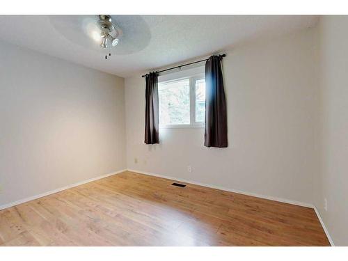 1 Welliver Street, Red Deer, AB - Indoor Photo Showing Other Room