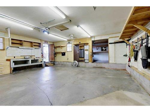 1 Welliver Street, Red Deer, AB - Indoor Photo Showing Garage