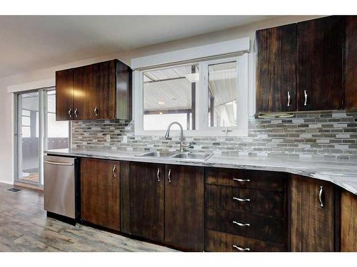 1 Welliver Street, Red Deer, AB - Indoor Photo Showing Kitchen With Double Sink