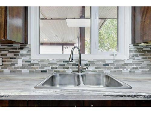 1 Welliver Street, Red Deer, AB - Indoor Photo Showing Kitchen With Double Sink