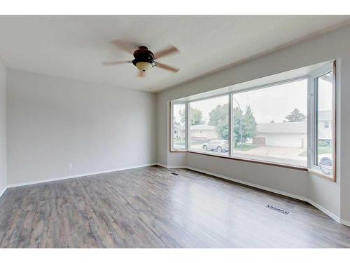 1 Welliver Street, Red Deer, AB - Indoor Photo Showing Other Room