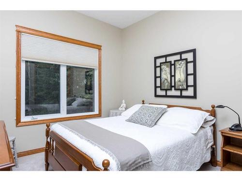 120-37411 Waskasoo Avenue, Rural Red Deer County, AB - Indoor Photo Showing Bedroom