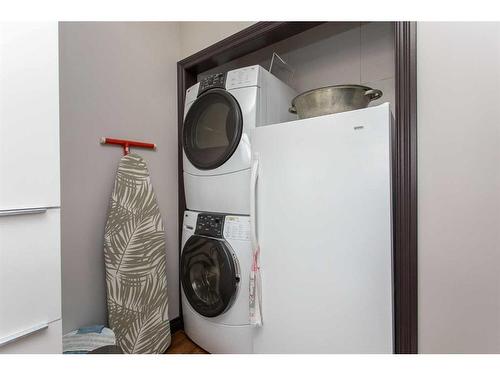 10 Iron Wolf Close, Lacombe, AB - Indoor Photo Showing Laundry Room