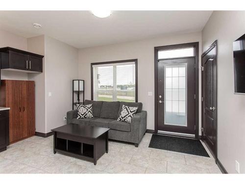 10 Iron Wolf Close, Lacombe, AB - Indoor Photo Showing Living Room