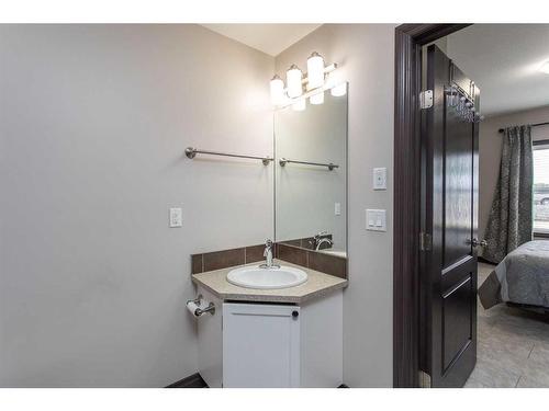 10 Iron Wolf Close, Lacombe, AB - Indoor Photo Showing Bathroom