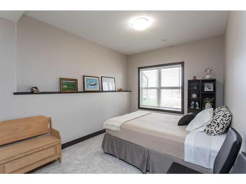 10 Iron Wolf Close, Lacombe, AB - Indoor Photo Showing Bedroom