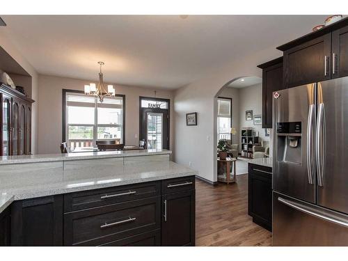 10 Iron Wolf Close, Lacombe, AB - Indoor Photo Showing Kitchen With Stainless Steel Kitchen With Upgraded Kitchen