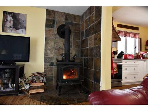 34041 Township Road 442, Rural Ponoka County, AB - Indoor With Fireplace