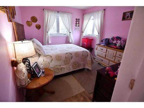 34041 Township Road 442, Rural Ponoka County, AB - Indoor Photo Showing Bedroom