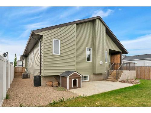 83 Cedar Square, Blackfalds, AB - Outdoor With Exterior