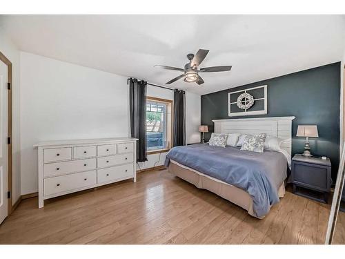 317 Canal Street, Rural Ponoka County, AB - Indoor Photo Showing Bedroom