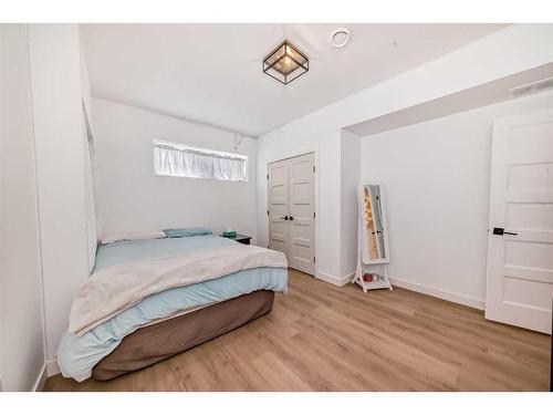 317 Canal Street, Rural Ponoka County, AB - Indoor Photo Showing Bedroom