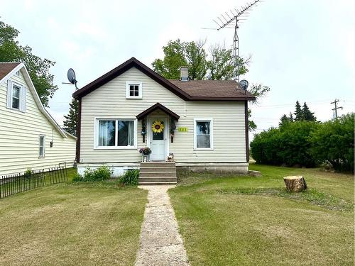 302 1 Avenue East, Alliance, AB - Outdoor