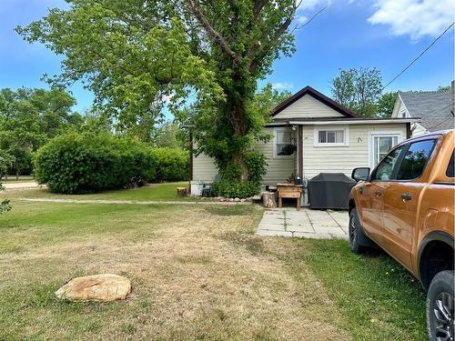 302 1 Avenue East, Alliance, AB - Outdoor