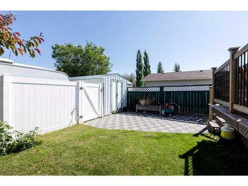 142 Lyons Close, Red Deer, AB - Outdoor