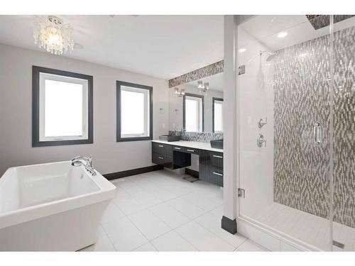 5 Larratt Close, Red Deer, AB - Indoor Photo Showing Bathroom