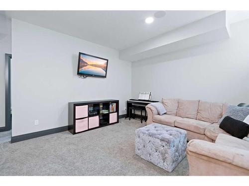 5 Larratt Close, Red Deer, AB - Indoor Photo Showing Living Room