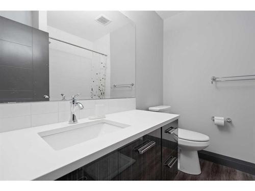 5 Larratt Close, Red Deer, AB - Indoor Photo Showing Bathroom