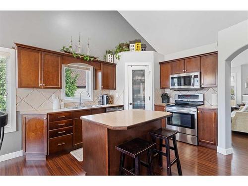 11 Judd Close, Red Deer, AB - Indoor Photo Showing Kitchen With Stainless Steel Kitchen