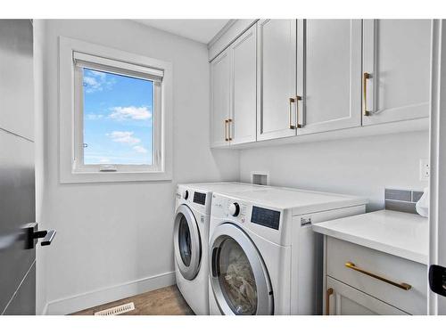 8 Cameron Court, Lacombe, AB - Indoor Photo Showing Laundry Room