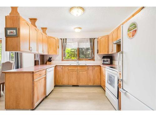 60-27264 Township Road 392, Rural Red Deer County, AB - Indoor Photo Showing Dining Room