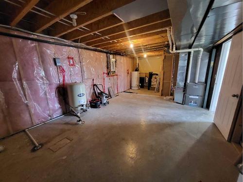 8-421032 Range Road 284, Rural Ponoka County, AB - Indoor Photo Showing Basement