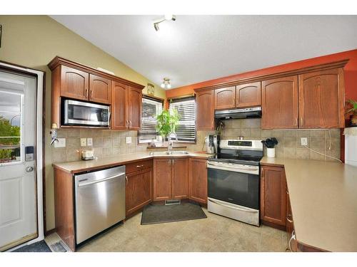 367 Duston Street, Red Deer, AB - Indoor Photo Showing Kitchen With Double Sink
