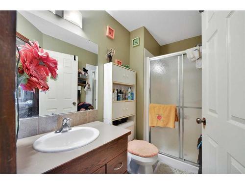 367 Duston Street, Red Deer, AB - Indoor Photo Showing Bathroom