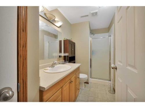 367 Duston Street, Red Deer, AB - Indoor Photo Showing Bathroom