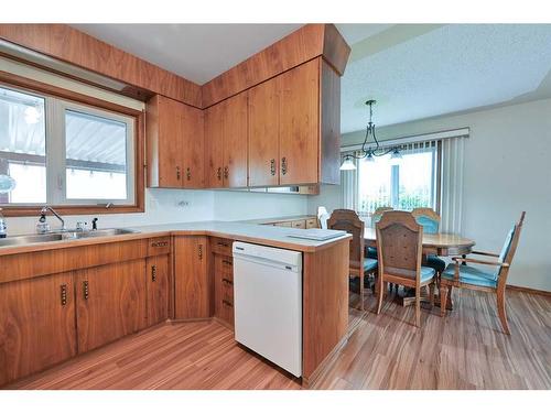 3511 44 Street, Red Deer, AB - Indoor Photo Showing Kitchen