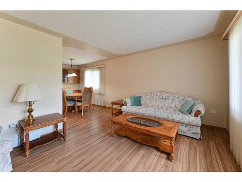 3511 44 Street, Red Deer, AB - Indoor Photo Showing Living Room