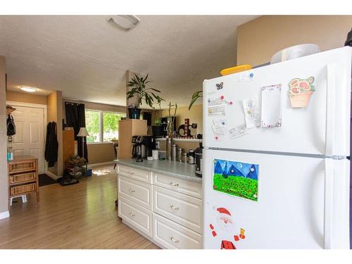 5919 West Park Crescent, Red Deer, AB - Indoor