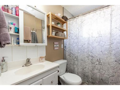 5919 West Park Crescent, Red Deer, AB - Indoor Photo Showing Bathroom