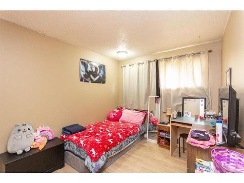 5919 West Park Crescent, Red Deer, AB - Indoor Photo Showing Bedroom