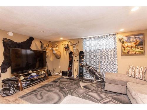 5919 West Park Crescent, Red Deer, AB - Indoor Photo Showing Living Room