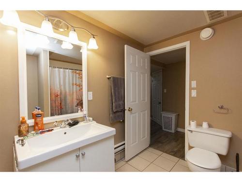 5919 West Park Crescent, Red Deer, AB - Indoor Photo Showing Bathroom