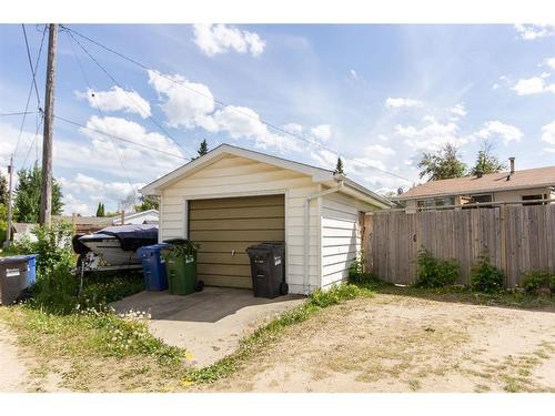 5919 West Park Crescent, Red Deer, AB - Outdoor