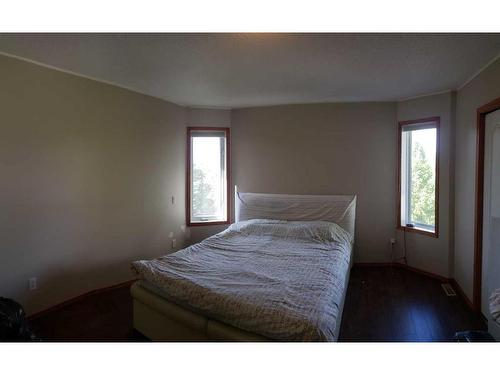 43 Ackerman Crescent, Red Deer, AB - Indoor Photo Showing Bedroom