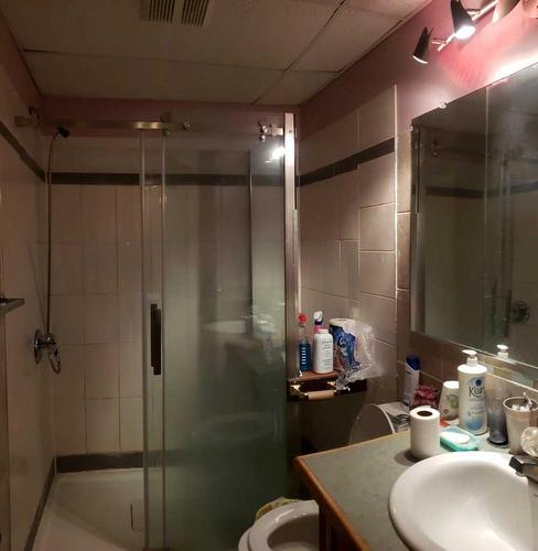 43 Ackerman Crescent, Red Deer, AB - Indoor Photo Showing Bathroom