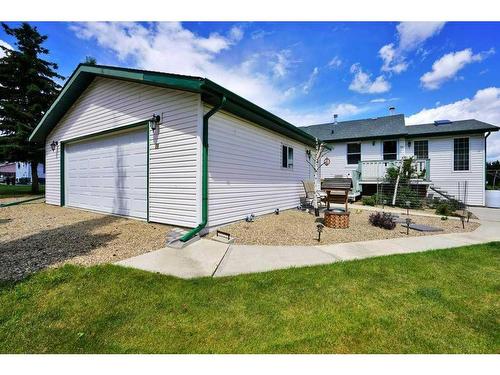 26 Sunnyside Drive, Rural Ponoka County, AB - Outdoor With Exterior