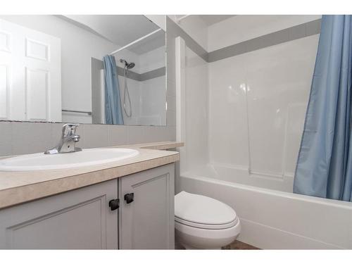 1202-5220 50A Avenue, Sylvan Lake, AB - Indoor Photo Showing Bathroom