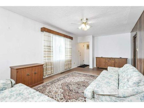 5874 70 Street Drive, Red Deer, AB - Indoor Photo Showing Bedroom