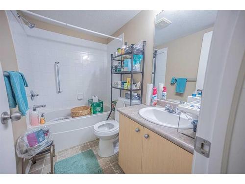 1117-12A Ironside Street, Red Deer, AB - Indoor Photo Showing Bathroom