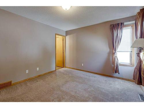 155 Ellenwood Drive, Red Deer, AB - Indoor Photo Showing Other Room