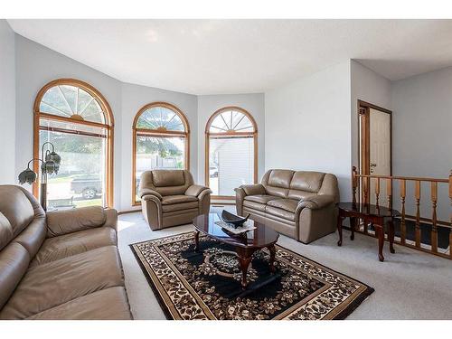 45 Gilbert Crescent, Red Deer, AB - Indoor Photo Showing Living Room