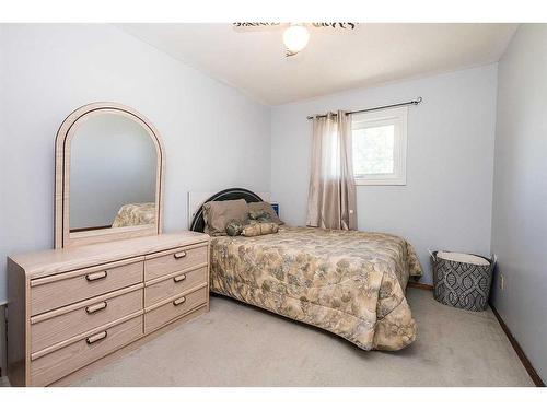 45 Gilbert Crescent, Red Deer, AB - Indoor Photo Showing Bedroom