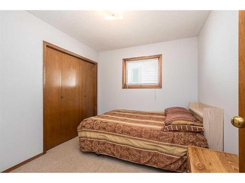 45 Gilbert Crescent, Red Deer, AB - Indoor Photo Showing Bedroom