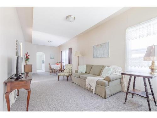 5313 50 Avenue, Camrose, AB - Indoor Photo Showing Living Room